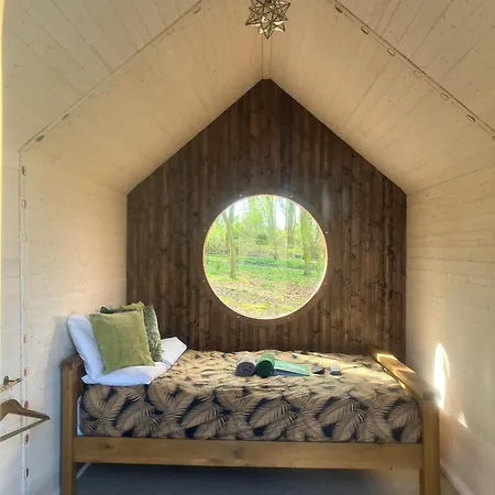 Sugi Wooden Pod Chalet York