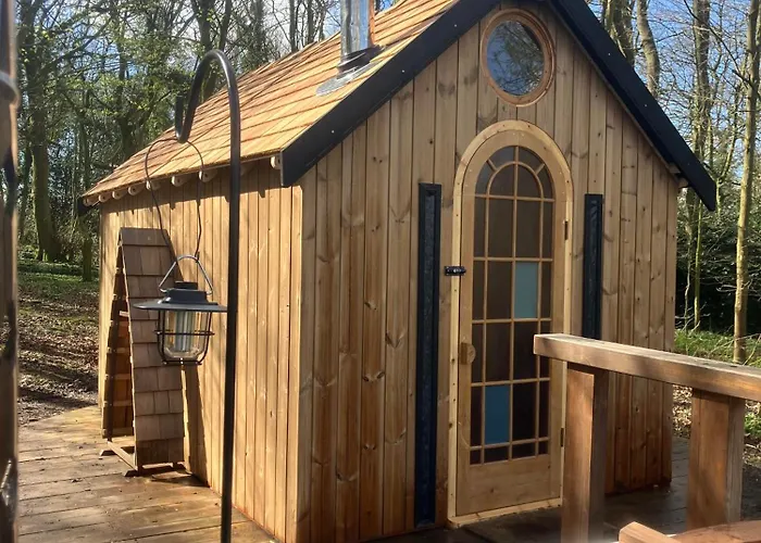 Sugi Wooden Pod 木屋 *