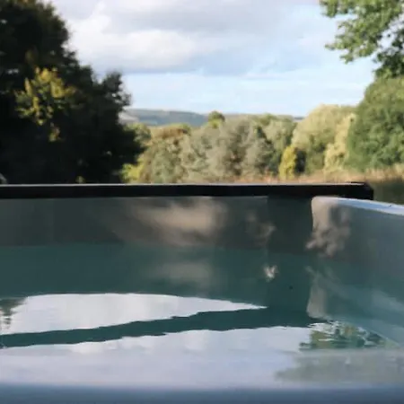 Sugi Wooden Pod 木屋 *