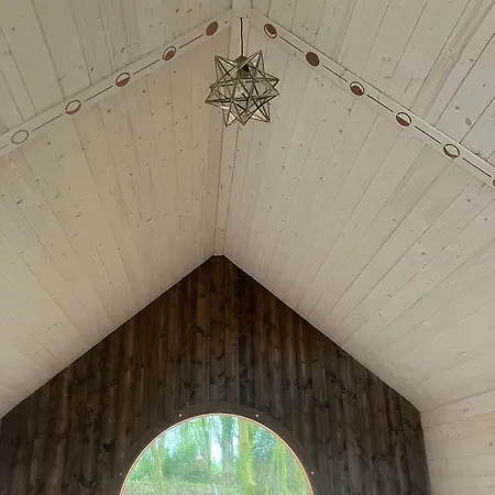 Sugi Wooden Pod בקתה